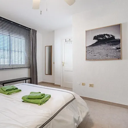 Costa Caleta Апартаменти Адехе