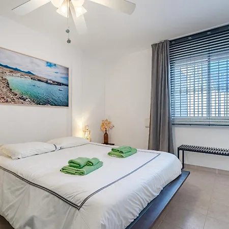 Costa Caleta Апартаменти Адехе